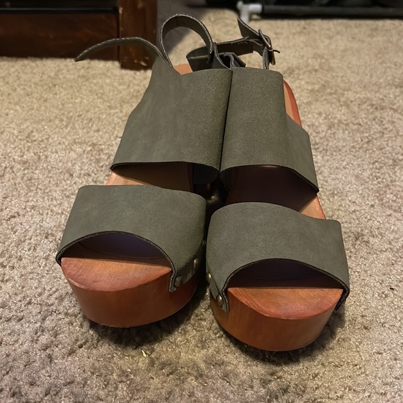 Madden Girl Heels - Picture 4 of 4